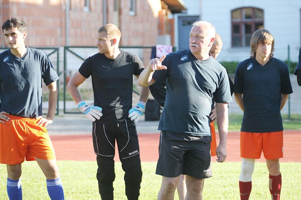 Mihails Koņevs jau 23 gadus ir futbola treneris, kas strādājis ar dažāda vecuma sportistiem, sākot no bērniem, beidzot ar pieaugušajiem. 
Autors: Gatis Bogdanovs