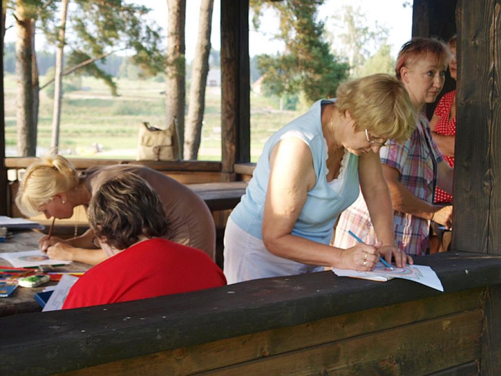 Nometnes laikā bija gan izglītošanās, gan kopīga atpūta un tas viss – nepiespiestā, draudzīgā noskaņā.
Autors: No personiskā albuma