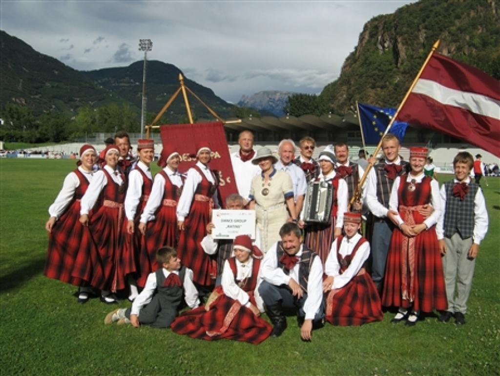 Autors: no personiskā albuma