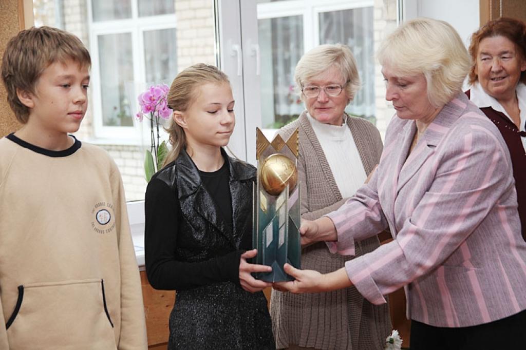 Bērzu sākumskolas kolektīvs ir priecīgs un gadarīts par saņemto novērtējumu un balvām - 