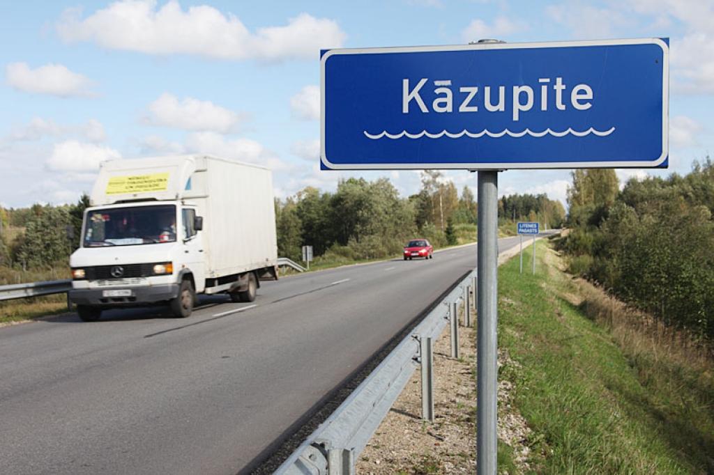 Ceļā no Litenes uz Gulbeni “Dzirkstele” pamanīja, ka upe, kuru visi pazīst kā Kazupīti, nu kļuvusi par Kāzupīti.
Autors: Gatis Bogdanovs 