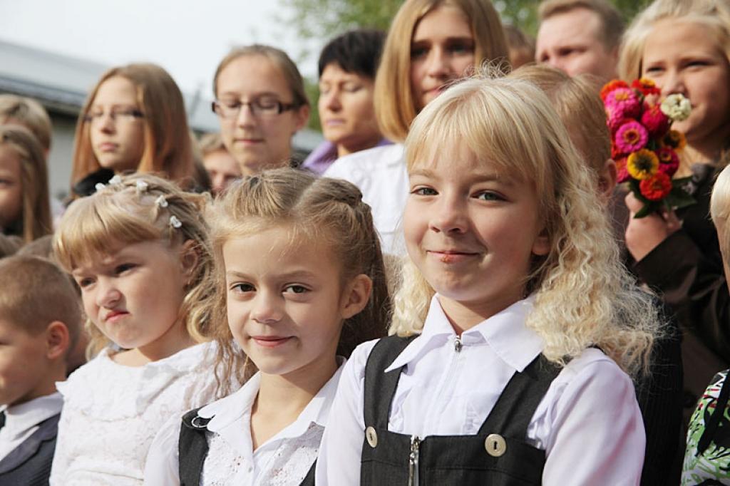 Gulbenes Bērzu sākumskolā mācības sākuši 204 bērni, kas ir par 6 mazāk nekā pagājušajā gadā. 
