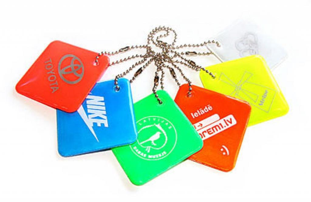 Autors: No interneta