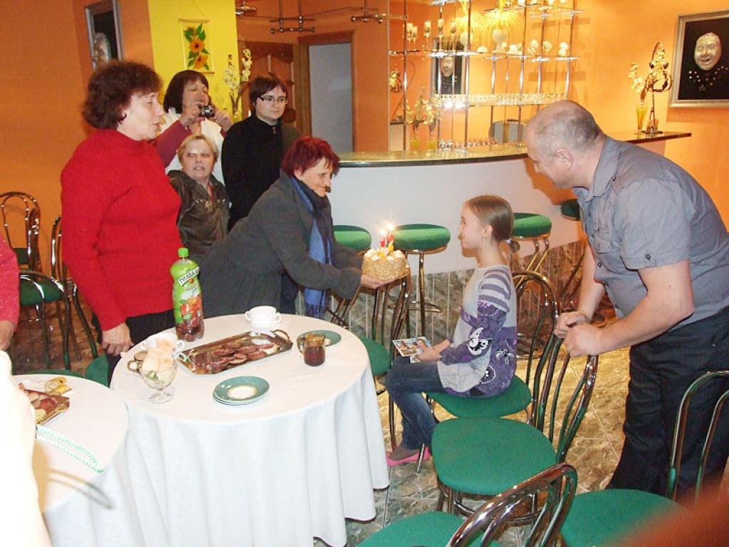 Starptautiskajā teātra festivālā invalīdiem ar kustību traucējumiem gulbenieši rādīja O.Preislera lugu “Mazā Raganiņa” un ieguva trešo vietu.
Autors: No personiskā albuma