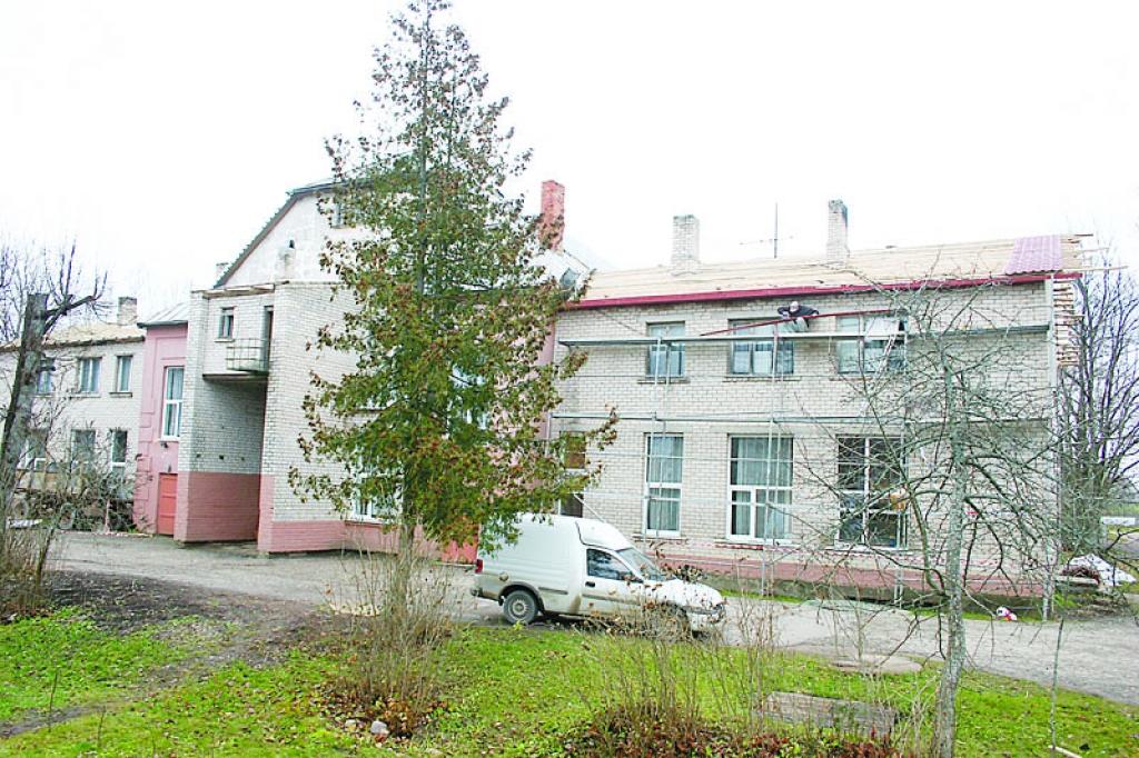 Gulbenes novada domes izglītības, kultūras un sporta komitejas sēdē deputāti publiski sāka runāt par trīs skolu optimizāciju ar nākamo mācību gadu. Skolās ieguldīts ir daudz, piemēram, 2006.gadā Daukstes pamatskolai ir nomainīts jumts...
Autors: No arhīva