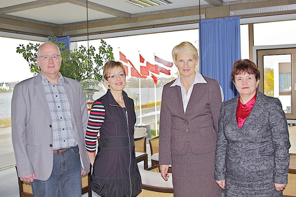 Tikšanās Silkeborgas (Dānija) rātsnamā ar Silkeborgas mēru. No kreisās: Temas - Gulbenes Sadraudzības biedrības vadītājs Jenss Mufs Hansens, Silkeborgas mērs Hene Beka Olsena, Gulbenes novada domes priekšsēdētāja Sandra Daudziņa un informācijas nodaļas vadītāja Guna Švika.
Autors: Torbens Kārs