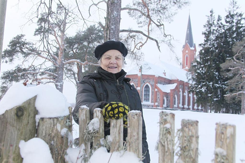 24.decembra vakarā pulksten 20.00 Velēnas baznīcas atslēgu glabātāja Ina Strupause (attēlā) visus mīļi gaidīs Ziemassvētku dievkalpojumā, kuru vadīs mācītājs Māris Sarma
Autors: Gatis Bogdanovs 