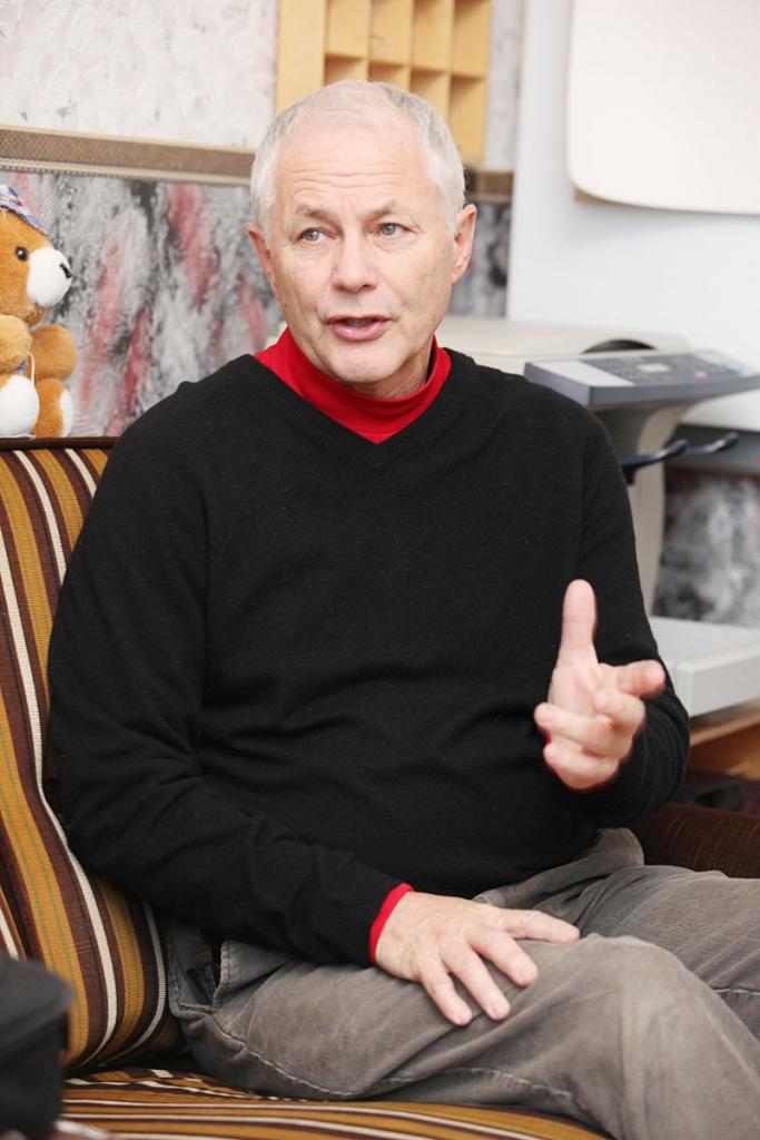 Stāķu pirmsskolas izglītības iestādē šonedēļ viesojās teologs un psihoterapeits Ričards Overlijs no ASV.
Autors: Gatis Bogdanovs 