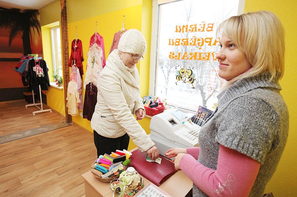 Pirmie pircēji jau atzinīgi novērtē jauno bērnu apģērbu veikalu, kurš atrodas Gulbenē, Ozolu ielā.
Autors: Gatis Bogdanovs 