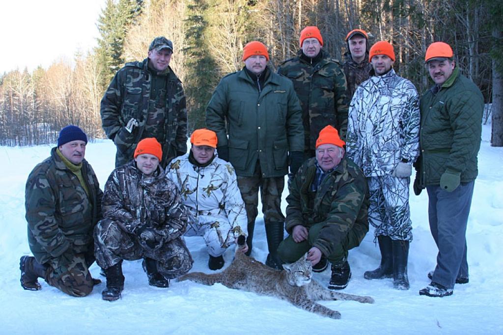 Ievugravas mednieku kolektīvs ar lūša trofeju.
Autors: Gatis Bogdanovs 