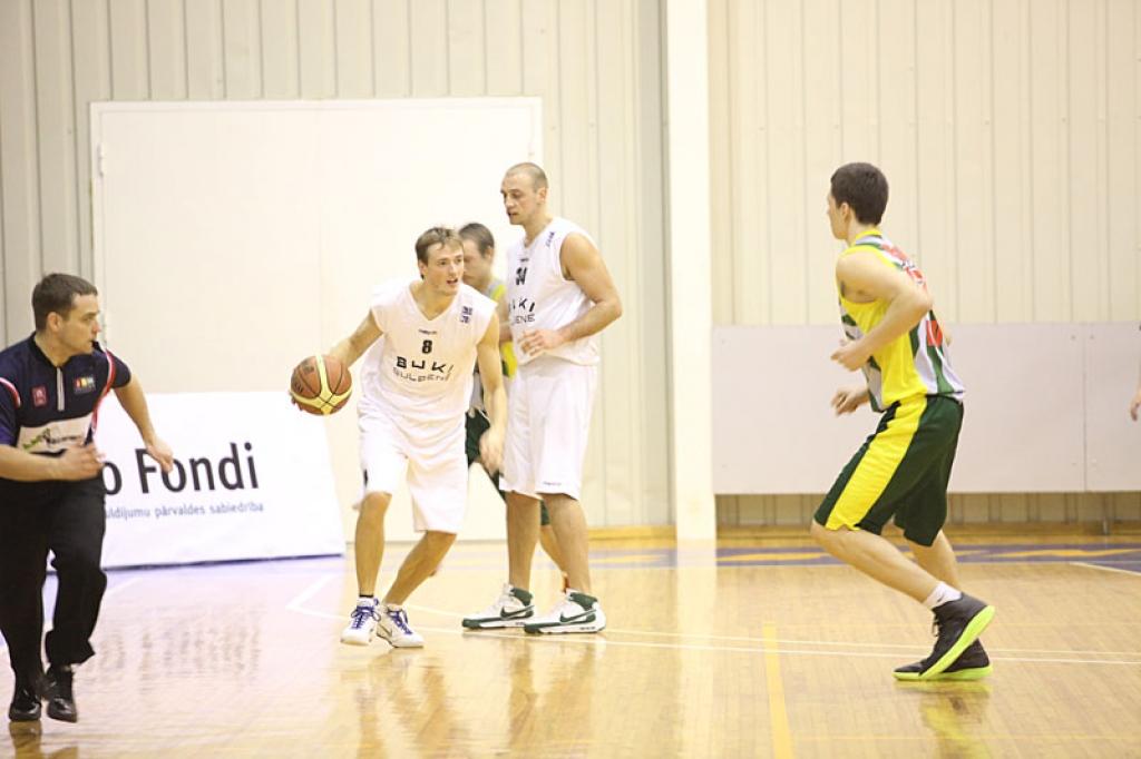 Mikus Sokolovs. Buku spēle ar 