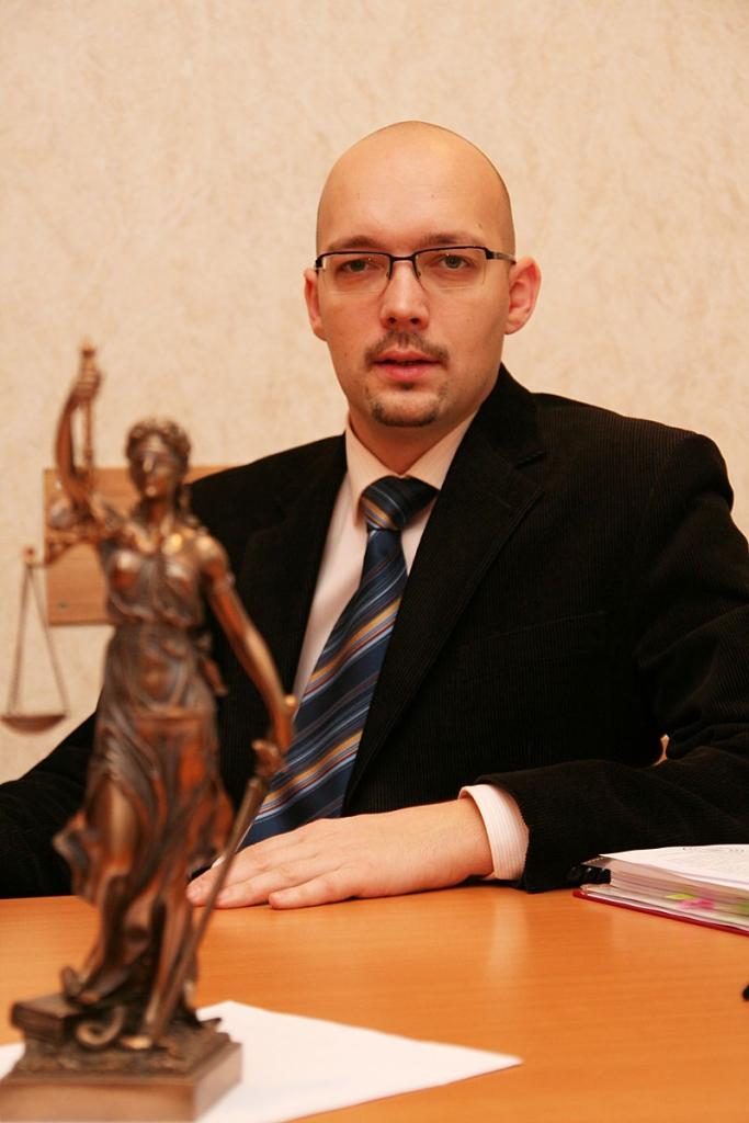 Zvērināts advokāts Jānis Mucenieks.
Autors: No personiskā albuma