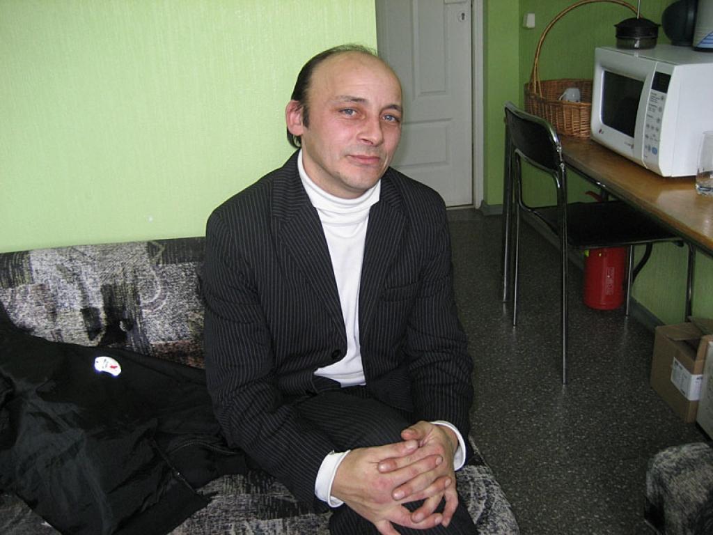 Gulbenē ir viens Grāfs. Šādu neparastu vārdu pirms 40 gadiem dēlam ir devis tēvs. Grāfs Burkevičs (attēlā) vēlas kļūt par čigānu reģionālās diasporas biedrības vadītāju.
Autors: Diāna Odumiņa