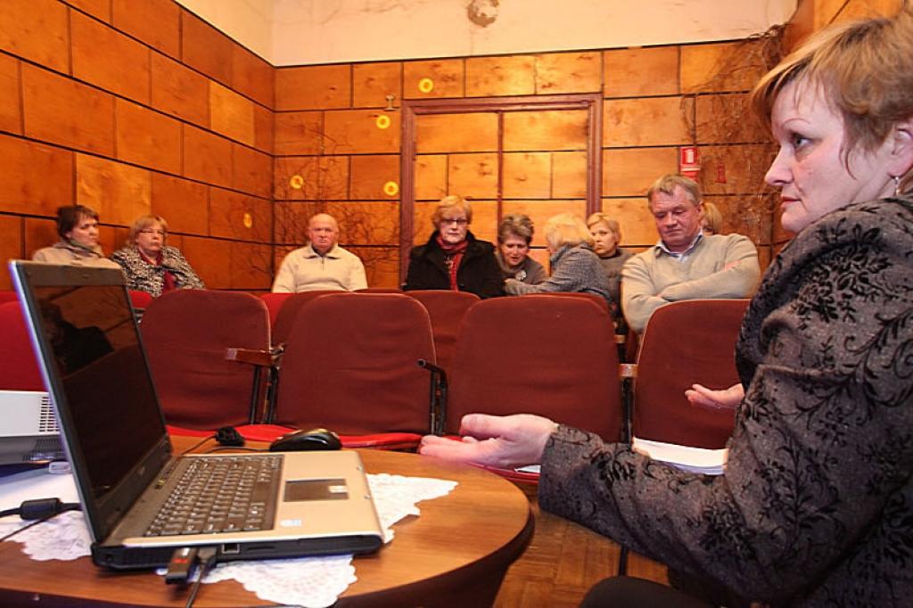 Jaungulbenē uz Gulbenes novada attīstības programmas 1.redakcijas sabiedrisko apspriešanu ceturtdien bija ieradušies 11 cilvēki.
Autors: Gatis Bogdanovs 