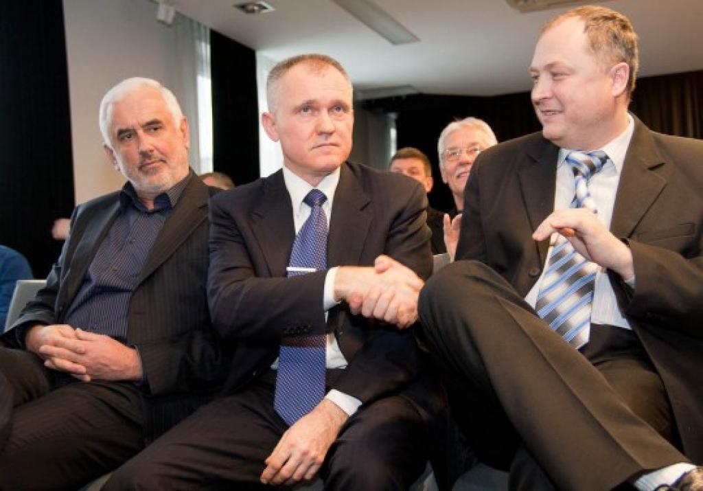 Normunds Aizpurs Valdim Voinam: Bijām konkurenti, strādāsim kā partneri.
Autors: www.basket.lv