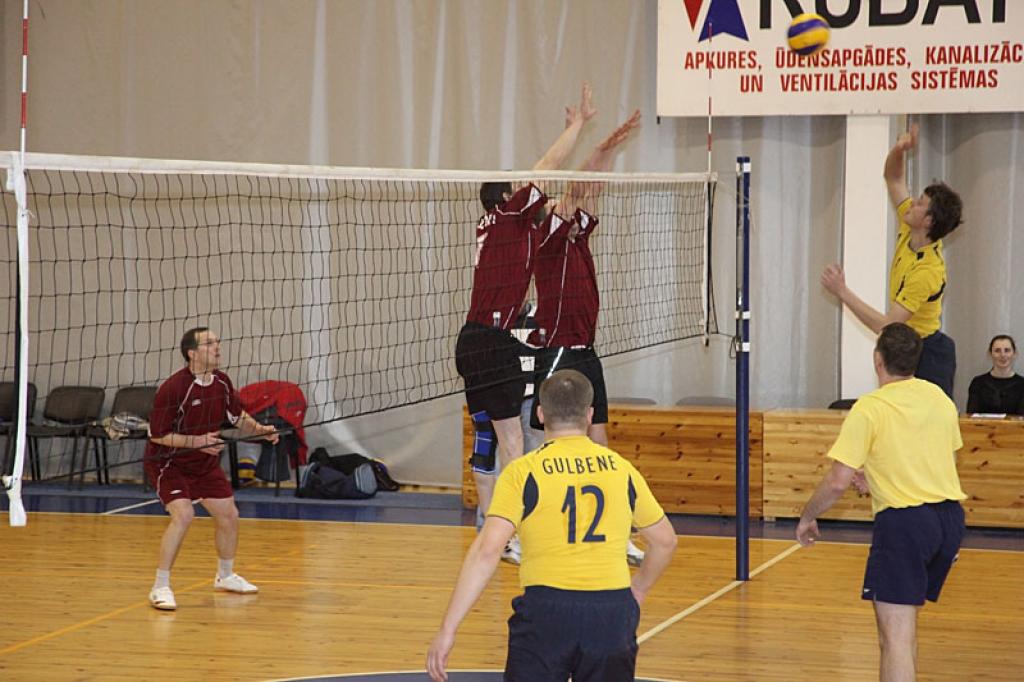 Lizumnieši spēlē ar gulbeniešiem.
Autors: Gatis Bogdanovs 