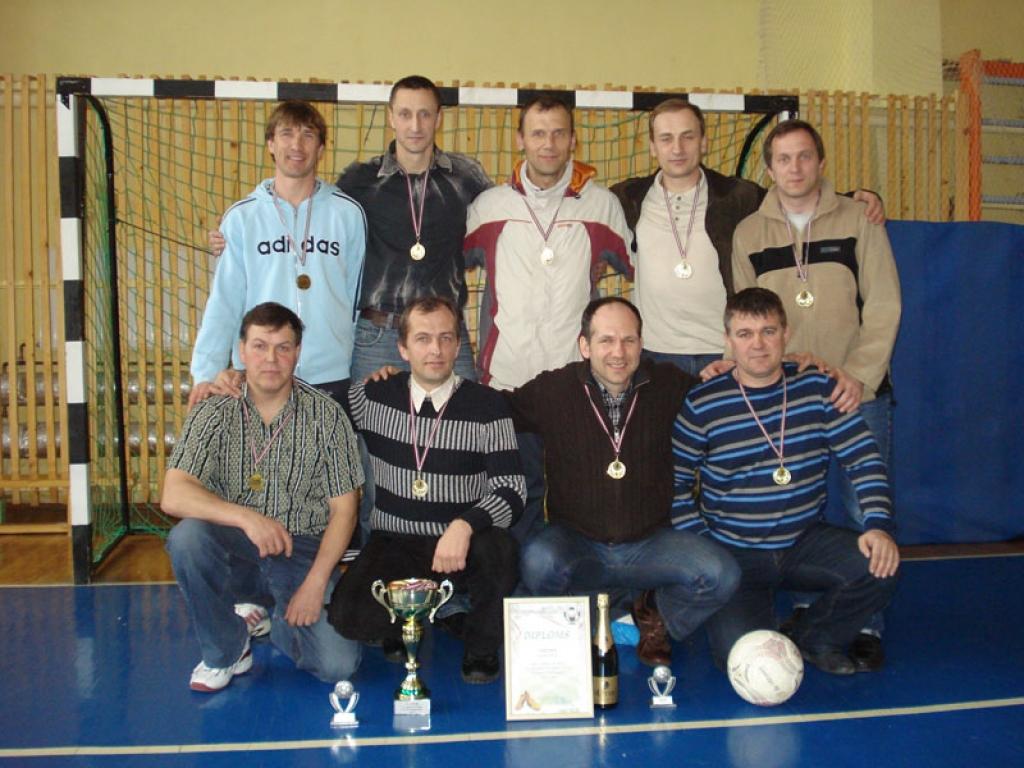 Pirmo reizi par čempioniem kļuva Gulbenes novada Lizuma pagasta futbola veterāni.
Autors: No personiskā albuma