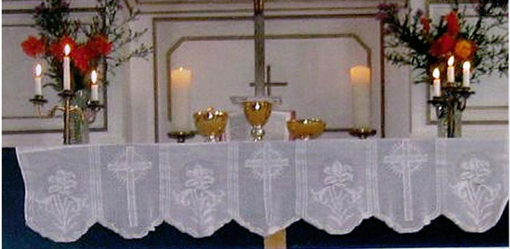 No baznīcas nozagti fotoattēlā redzamie trīs žuburu svečturi un kausi
Autors: No policijas arhīva