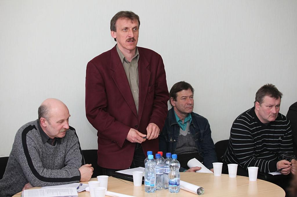 Gulbenes novada domes finanšu komitejas sēdē Stāmerienas pagasta pārvaldes vadītājs Ainārs Brezinskis stāstīja, ka projekta apstiprināšanas gadījumā cer papildināt zivju krājumus, piemēram, Ludza ezerā.
Autors: Gatis Bogdanovs 