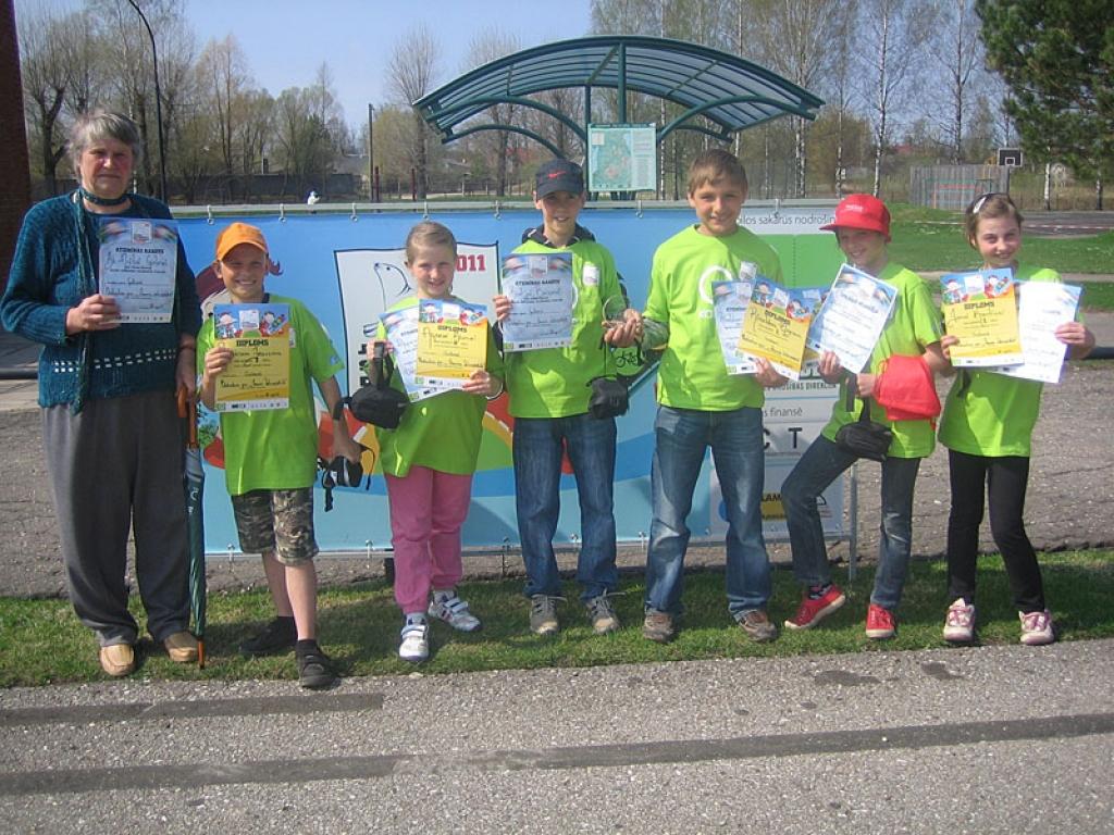 1.vietas ieguvēji - Ozolkalna pamatskolas komanda 