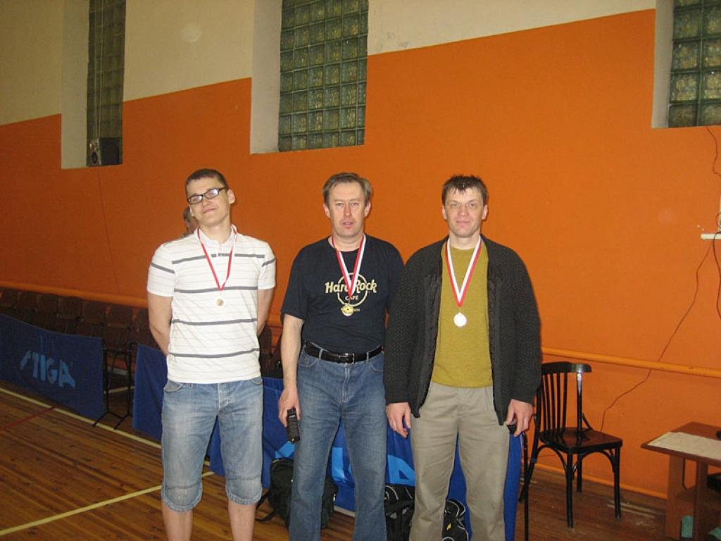 Labākie galda tenisisti Gulbenes novada komandā – Andis Sirmacis (no kreisās), Agris Koris un Aigars Rubenis.
Autors: Jāzeps Odumiņš