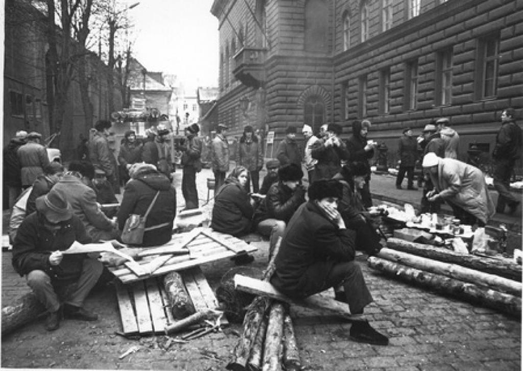 Autors: www.barikadopedijasfonds.lv