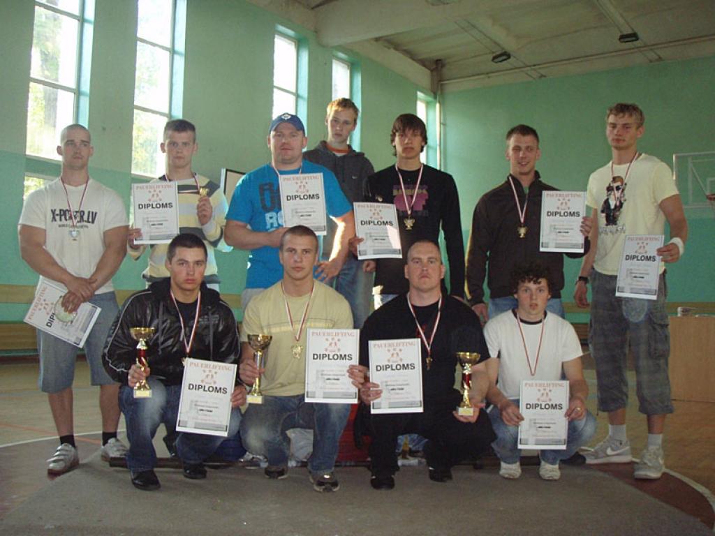 Sporta kluba “Gulbenes K.S.P.” komandas pārstāvji sacensībās Madonā guva vairākas godalgotas vietas.
Autors: No personiskā albuma