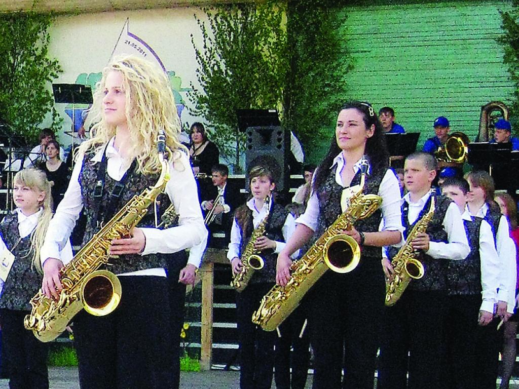 Defilē Gulbenes mūzikas skolas pūtēju orķestris. Defilē programmas veidoja Ilze Līviņa.
Autors: Agita Auziņa