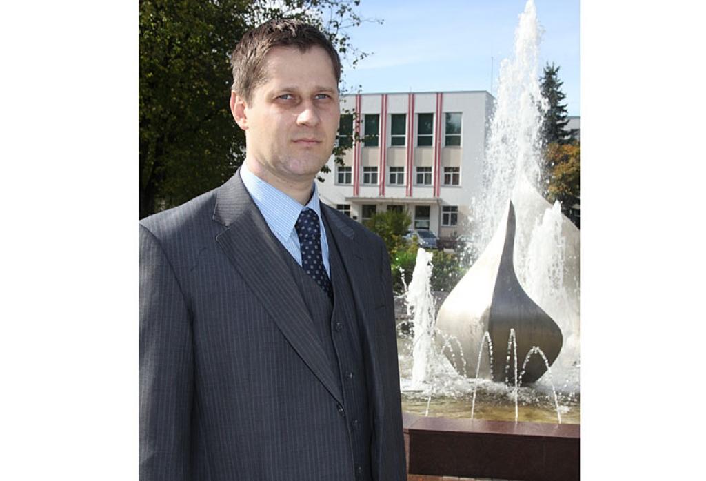 KNAB uz laiku aizturēja novada domes izpilddirektoru Māri Danieku, kurš ceturtdien vakarā bija jau atbrīvots.
Autors: Gatis Bogdanovs (no arhīva)