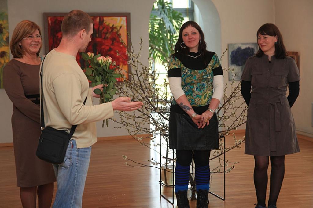 Gulbenes novada Vēstures un mākslas muzejā līdz 8.jūlijam aplūkojama divu Latgales mākslinieču Vēsmas Ušpeles un Vijas Stupānes gleznu izstāde.
Autors: Gatis Bogdanovs