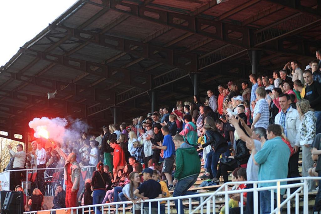 Lielu paldies treneris M.Koņevs teica līdzjutējiem, kas vētraini atbalstīja komandu - tas komandai vienmēr dod papildu spēkus cīnīties. 
Autors: Gatis Bogdanovs