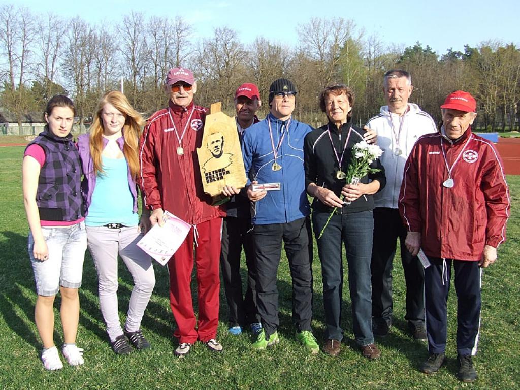 Gulbenes novada soļotāji pierādīja, ka ir spēcīgākie valstī, un izcīnīja ceļojošo kausu.
Autors: No sacensību organizatoru arhīva