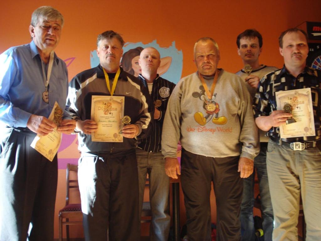 No kreisās: Ilgonis Sniķers, Ilgvars Gritāns, Armands Dzērve, Lauris Priednieks un Jānis Neilands.
Autors: No personiskā albuma