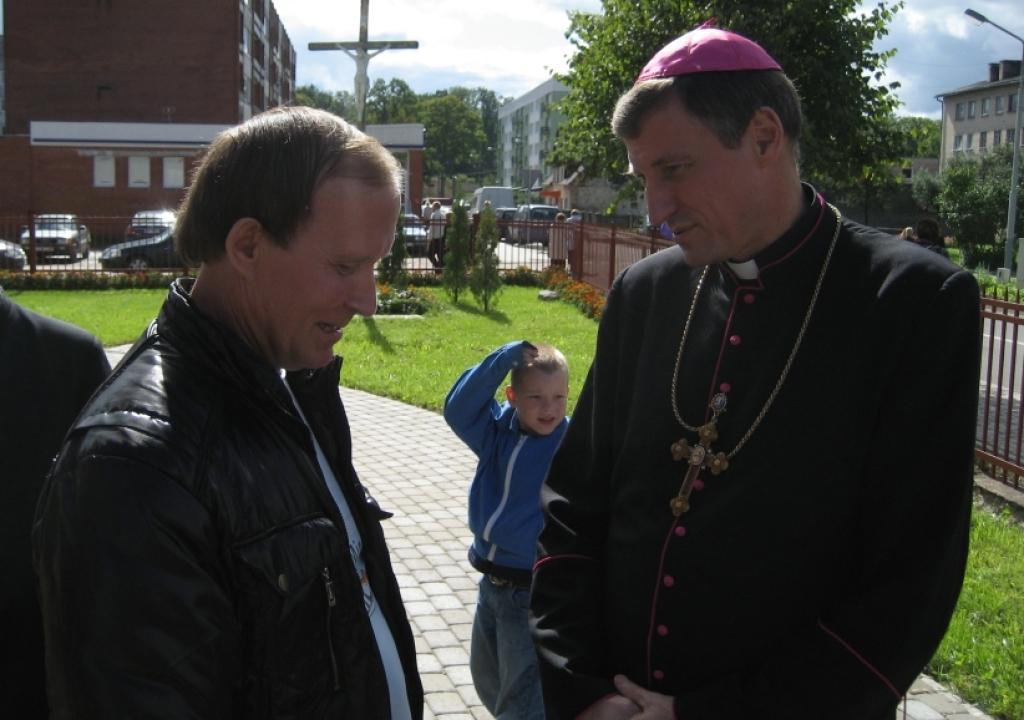 Arhibiskaps viesojoties Gulbene 2010.gada rudeni 
Autors: no arhīva