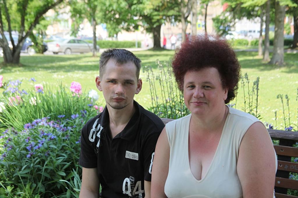 Uz sarunu Gulbenē lizumniete Ina Celmiņa bija ieradusies kopā ar vecāko dēlu Guntaru.
Autors: Pārsla Konrāde