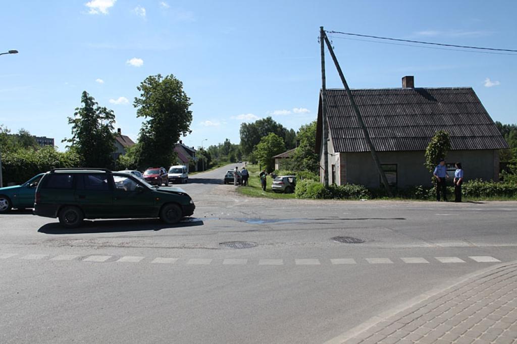 Kanādas pilsonis ar igauņu mašīnu braucis un nav ievērojis zīmi 