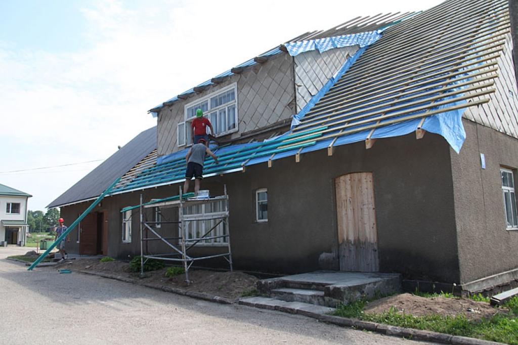 Beļavas tautas nams piedzīvojis ilgi gaidītās pārmaiņas, ko veic SIA “Vidzemes būvnieks”.
Autors: Pārsla Konrāde