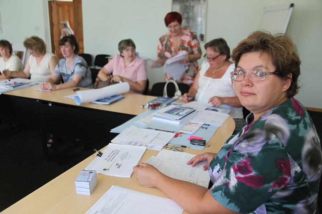 Pirmdien Gulbenes novada vēlēšanu iecirkņu priekšsēdētāji un sekretāri tikās, lai pārrunātu par dažādiem organizatoriskajiem jautājumiem tautas nobalsošanas nodrošināšanā 23.jūlijā. 
Autors: Gatis Bogdanovs