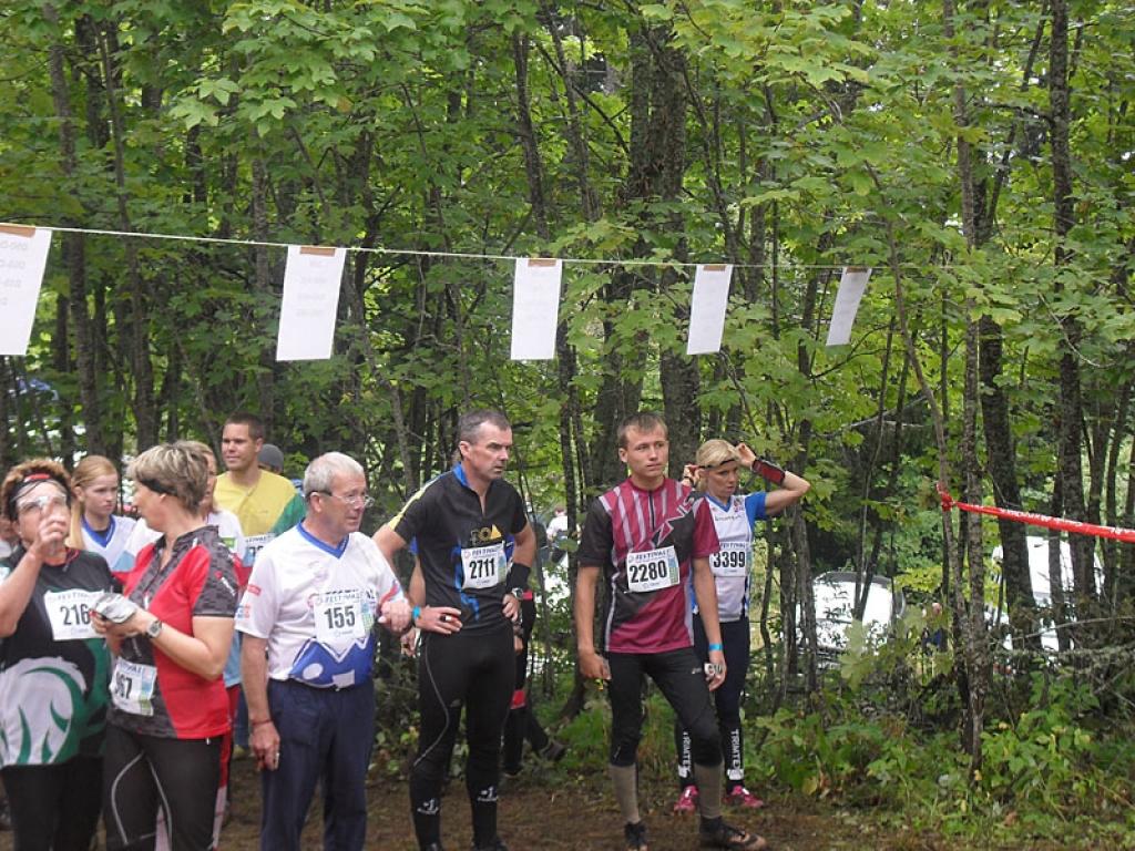 Fiziski spēcīgais lejasciemietis Kristaps Vējš – Āboliņš (otrais no labās) Pasaules čempionātā orientēšanās sacensībās Francijā izcīnīja ļoti augstus rezultātus.
Autors: Gatis Bogdanovs