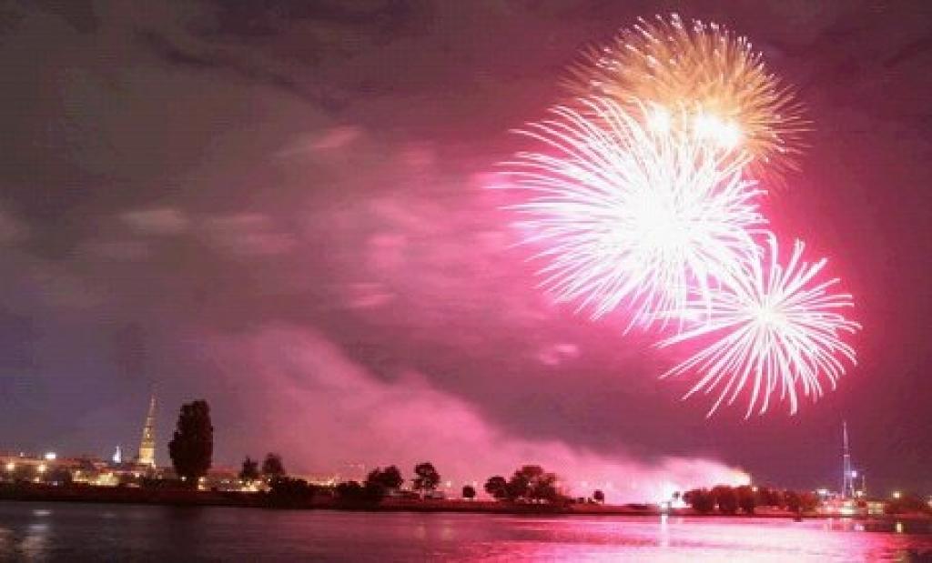 Autors: No interneta.