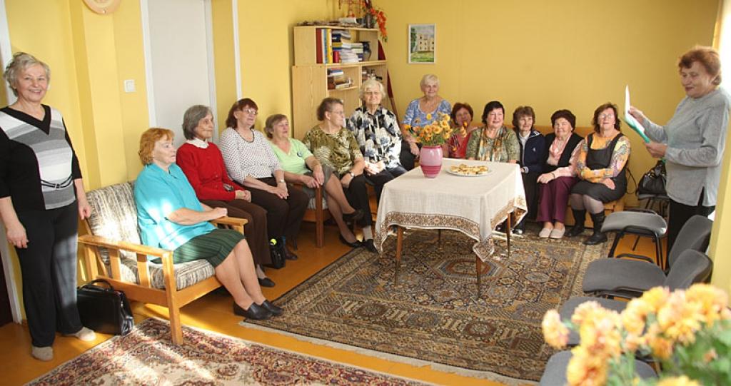 Gan pilsētas pensionāru padomes, gan politiski represēto nodaļas aktīvisti tagad mājos šajā telpā Nevalstisko organizāciju centra pirmajā stāvā. 
Autors: Gatis Bogdanovs