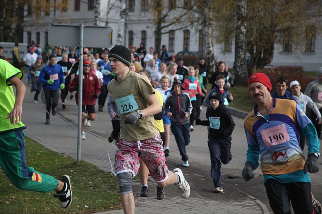 1996.-1995.gadā dzimušo zēnu grupā uzvaru izcīnīja Guntis Šivars (nr. 226) no Lizuma, savukārt Inese Sirmā (nr. 273) no Tirzas 1976.-1962.g. dzimušo grupā bija otrā.
Autors: Gatis Bogdanovs 