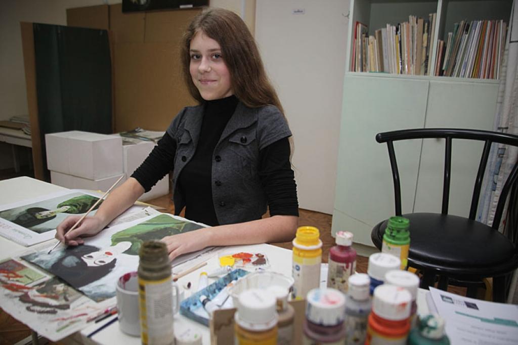Darja Aleksejeva mācās Gulbenes mākslas skolas 5.klasē. Viņas darbs starptautiskajā izstādē “Iekāp Rīgas mākslā!” saņēma labu vērtējumu. 
Autors: Gatis Bogdanovs
