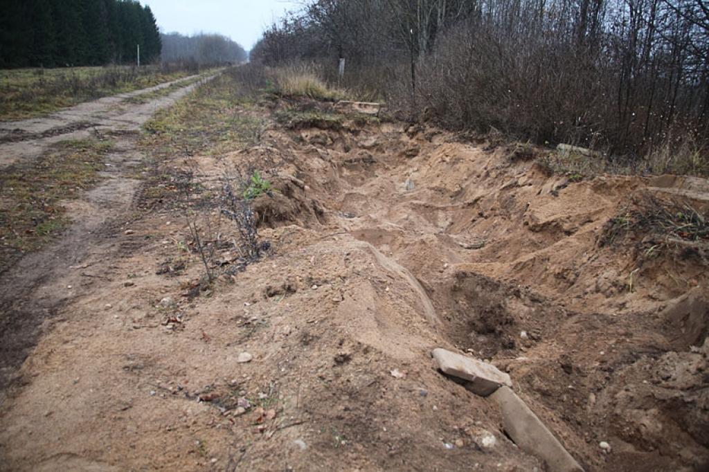 Litenes pagastā vietā, kur savulaik piestāja pasažieru vilciens, lai izlaistu pasažierus, kāds ir nolēmis ierīkot grantskarjeru. Atbildība par objekta uzraudzību jāuzņemas akciju sabiedrībai “Latvijas dzelzceļš”.
Autors: Gatis Bogdanovs