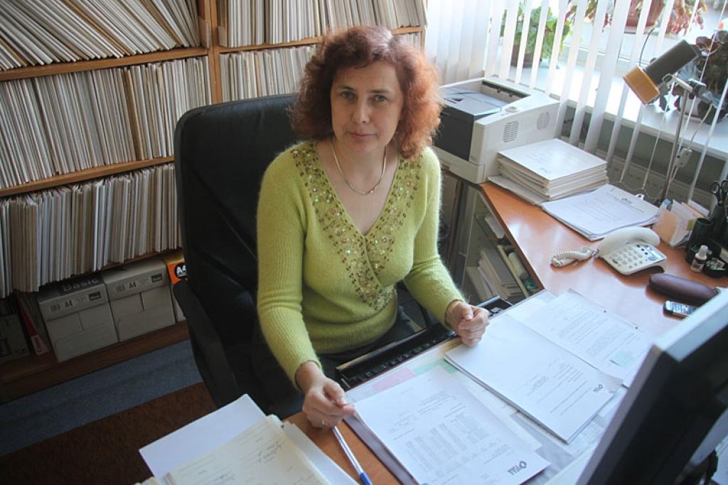 Inesei Riņķei par godprātīgi veiktu darbu tiek pasniegts Atzinības raksts. To viņa saņems rīt, 11.novembrī, Alūksnē, kur pulcēsies aģentūru darbinieki no Madonas, Gulbenes, Alūksnes.
Autors: Gatis Bogdanovs (no arhīva)