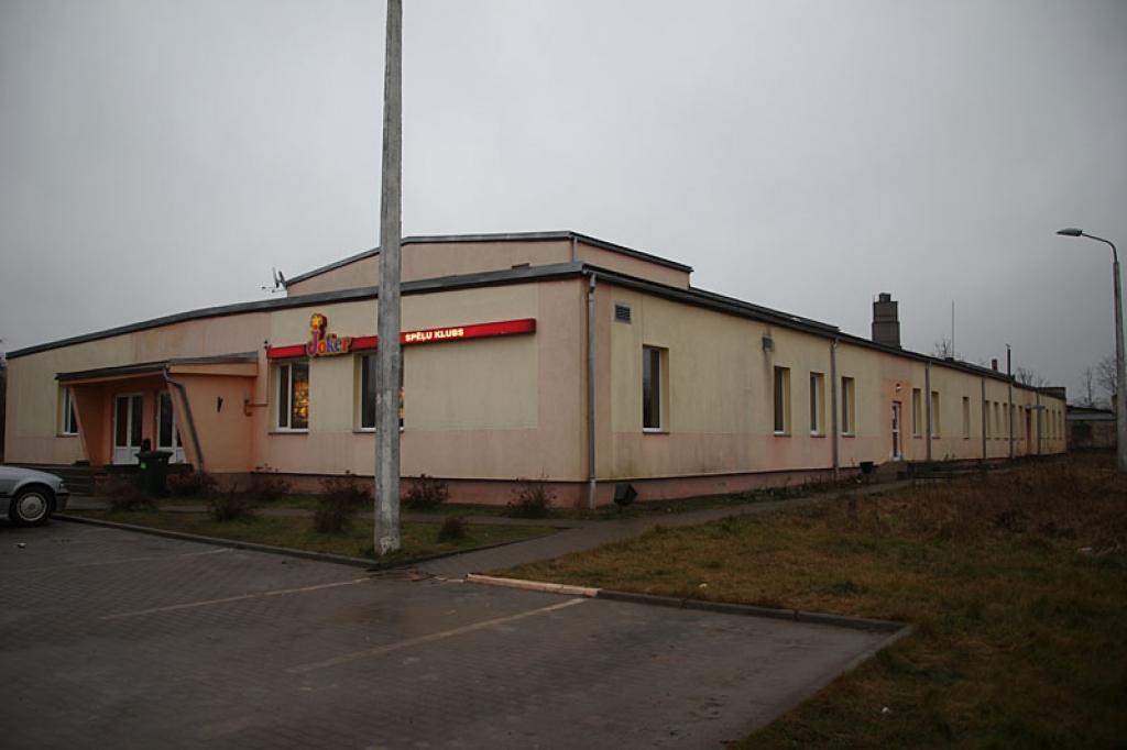 Peldbaseins, kas ilgāku laiku vairs netiek izmantots, un visa ēka kopumā ir teicamā stāvoklī, bet, protams, būs vajadzīgs arī remonts. To secinājusi pašvaldības darbinieku delegācija pēc objekta apskates. 
Autors: Gatis Bogdanovs 