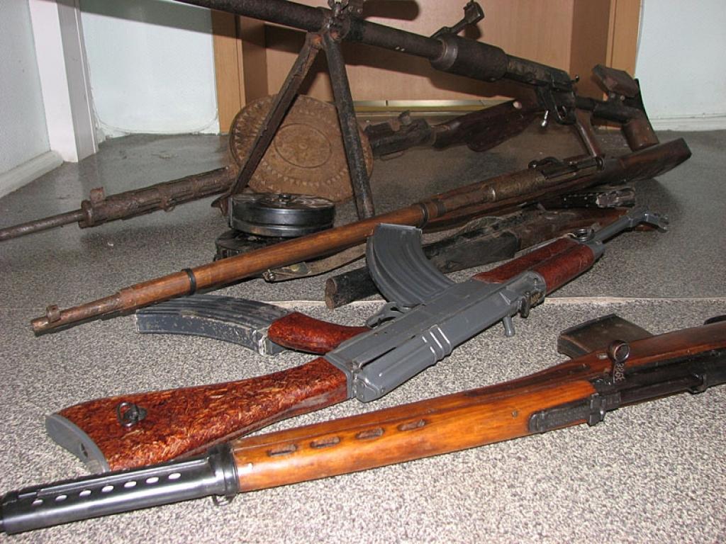 Pērn Alūksnes pusē, Liepnā, kāda 1974.gadā dzimuša vīrieša dzīvesvietā policijas darbinieki izņēma 12 šaujamieročiem līdzīgus priekšmetus.
Autors: No arhīva.