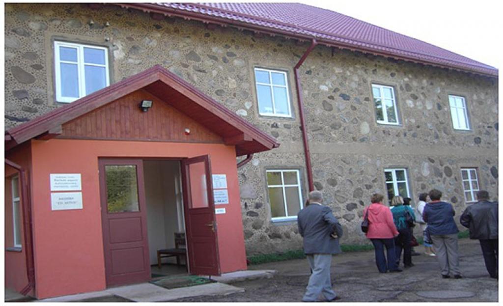 Bijušās Rēveļu pamatskolas telpās šobrīd izveidots Rankas pagasta kultūrvēsturiskā mantojuma centrs.