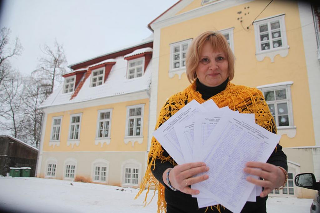 Ērika Ivanova ir neizpratnē, kāpēc tiek aiztikta K.Valdemāra pamatskola, ja problēmas ir citai skolai.
Autors: Gatis Bogdanovs