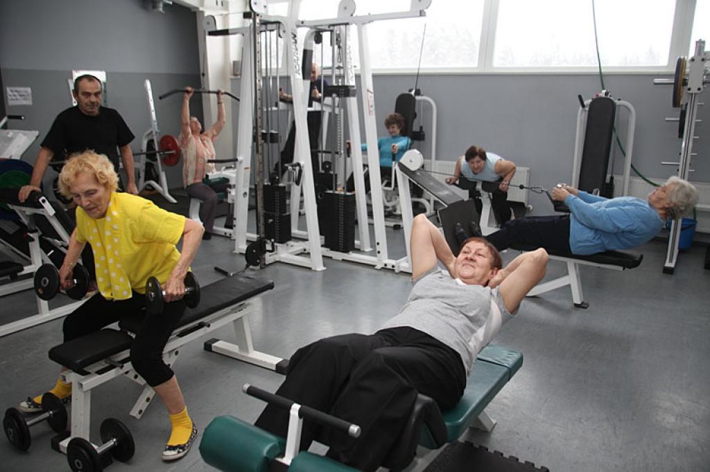  Divas dienas nedēļā – pirmdienās un ceturtdienās – divas stundas Gulbenes sporta centra trenažieru zālē darbosies pensionāri, kuri uzskata, ka būt kustīgiem nav modes lieta, bet savas veselības uzlabošana.
Autors: Gatis Bogdanovs